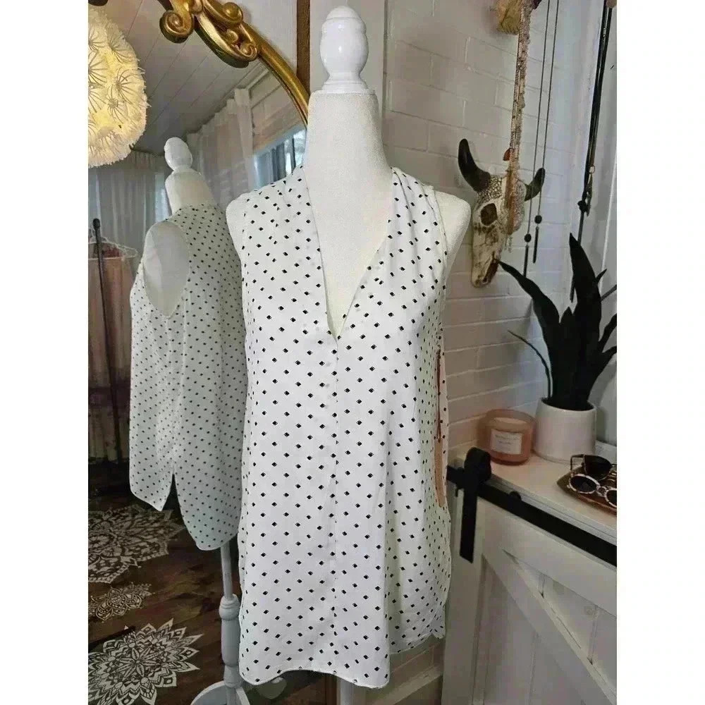 Gibson Latimer Women's Size S Black Diamond Detailed Sleeveless Blouse